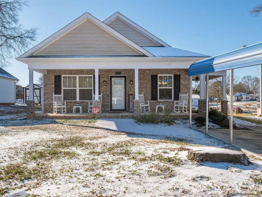 505 Cloninger Street, Dallas, NC 28034.  MLS# CAR4342350, YatesRealty ID 3358. 