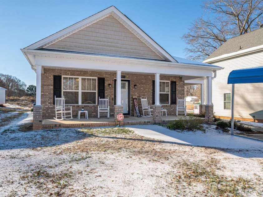 505 Cloninger Street, Dallas, NC 28034.  MLS# CAR4342350, YatesRealty ID 3358. 