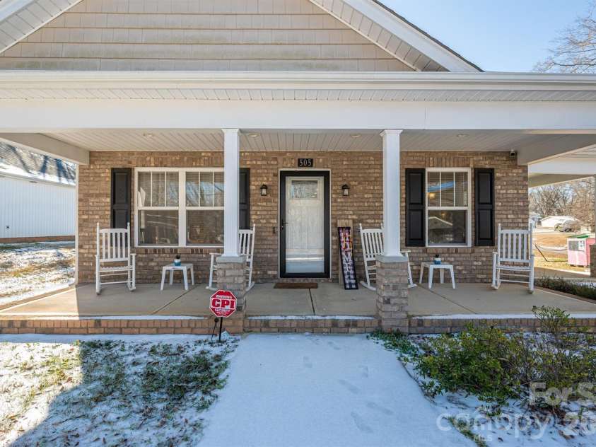 505 Cloninger Street, Dallas, NC 28034.  MLS# CAR4342350, YatesRealty ID 3358. Perfect front porch sitting