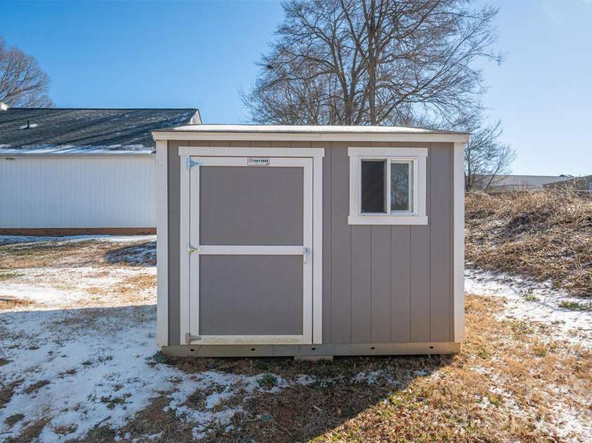 505 Cloninger Street, Dallas, NC 28034.  MLS# CAR4342350, YatesRealty ID 3358. Shed conveys.