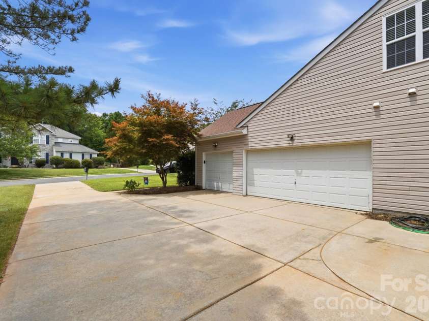 1217 Brionne Court, Waxhaw, NC 28173.  MLS# CAR4396373, YatesRealty ID 33580. 