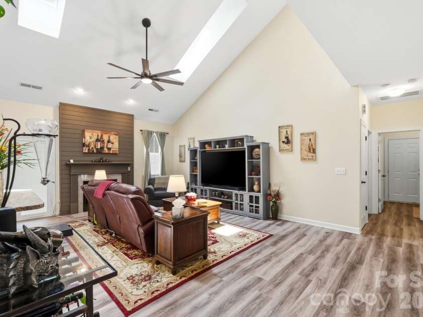 1217 Brionne Court, Waxhaw, NC 28173.  MLS# CAR4396373, YatesRealty ID 33580. 