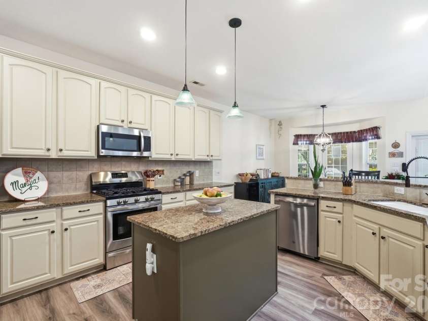 1217 Brionne Court, Waxhaw, NC 28173.  MLS# CAR4396373, YatesRealty ID 33580. 
