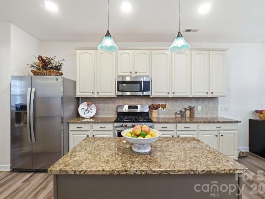 1217 Brionne Court, Waxhaw, NC 28173.  MLS# CAR4396373, YatesRealty ID 33580. 
