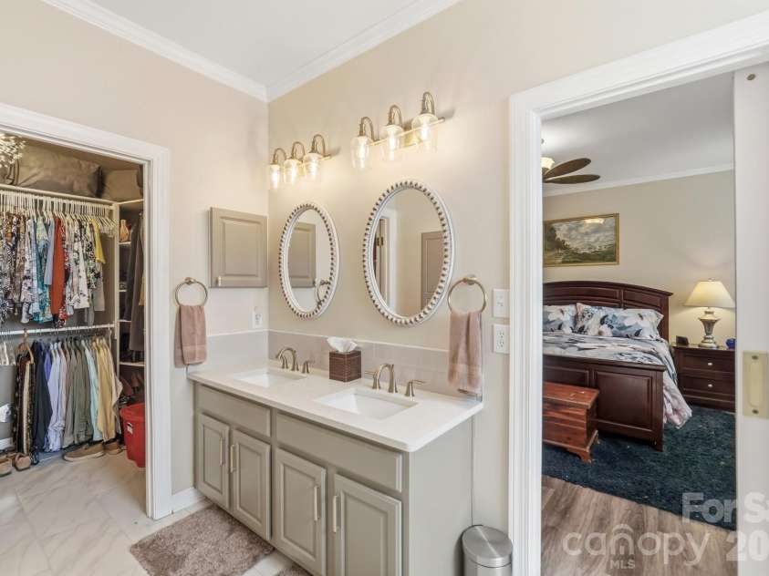 1217 Brionne Court, Waxhaw, NC 28173.  MLS# CAR4396373, YatesRealty ID 33580. 
