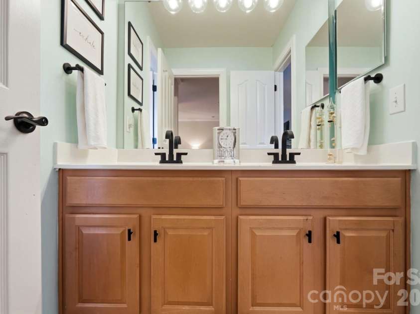 1217 Brionne Court, Waxhaw, NC 28173.  MLS# CAR4396373, YatesRealty ID 33580. 