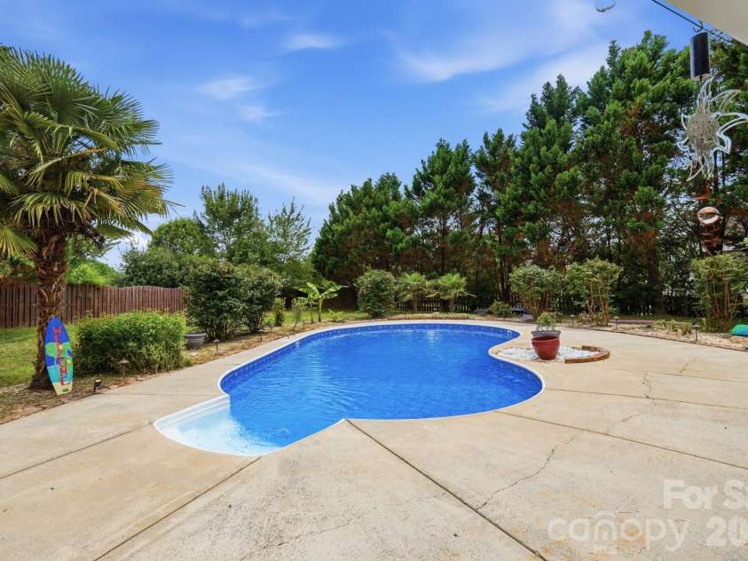 1217 Brionne Court, Waxhaw, NC 28173.  MLS# CAR4396373, YatesRealty ID 33580. 