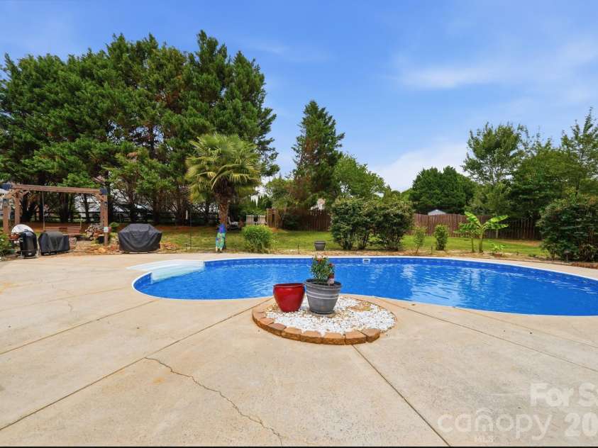 1217 Brionne Court, Waxhaw, NC 28173.  MLS# CAR4396373, YatesRealty ID 33580. 