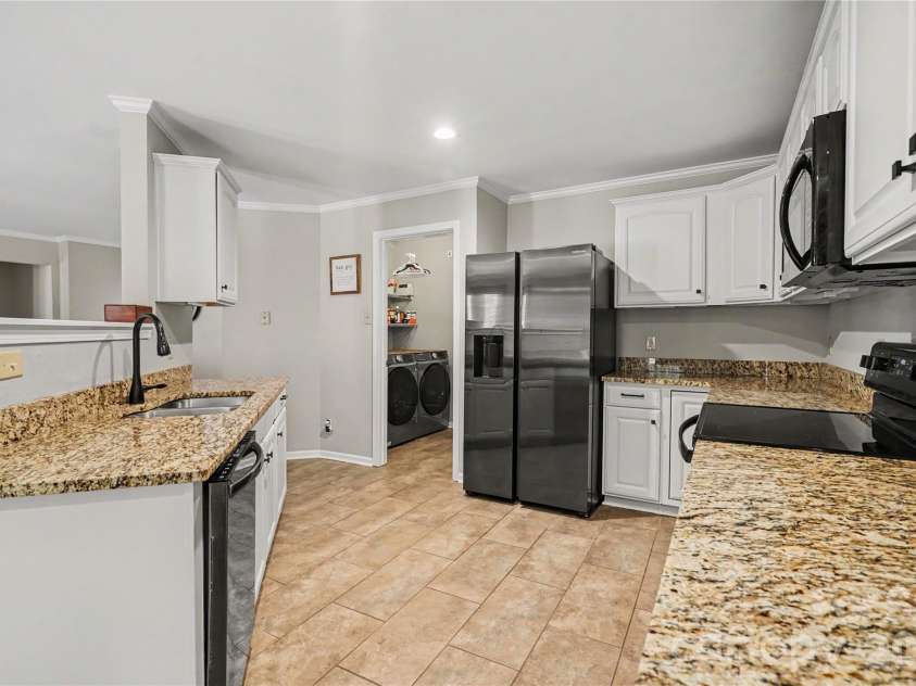 1729 Red Bird Circle, Concord, NC 28025.  MLS# CAR4396402, YatesRealty ID 33581. 