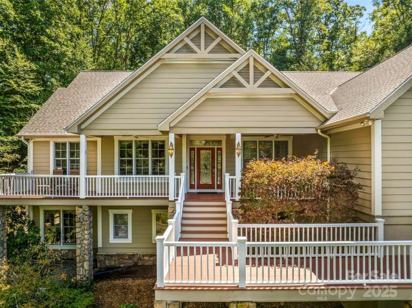 220 Amblewood Trail, Hendersonville, NC 28739.  MLS# CAR4295058, YatesRealty ID 33581. 