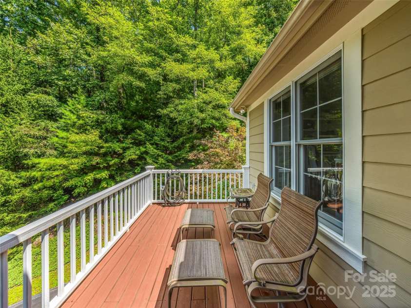 220 Amblewood Trail, Hendersonville, NC 28739.  MLS# CAR4295058, YatesRealty ID 33581. 
