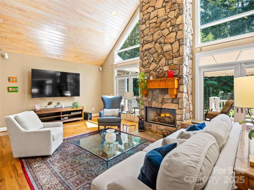 220 Amblewood Trail, Hendersonville, NC 28739.  MLS# CAR4295058, YatesRealty ID 33581. 