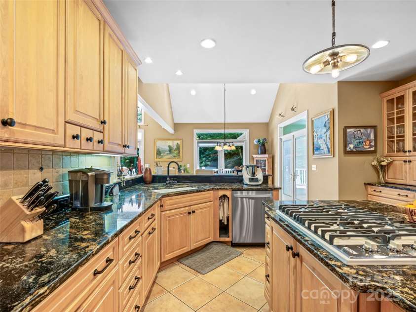 220 Amblewood Trail, Hendersonville, NC 28739.  MLS# CAR4295058, YatesRealty ID 33581. 