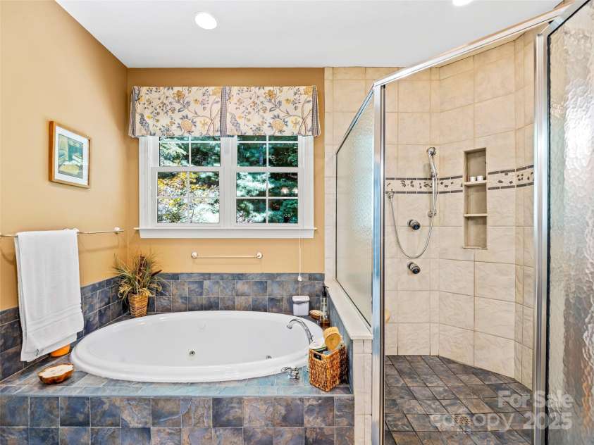 220 Amblewood Trail, Hendersonville, NC 28739.  MLS# CAR4295058, YatesRealty ID 33581. 