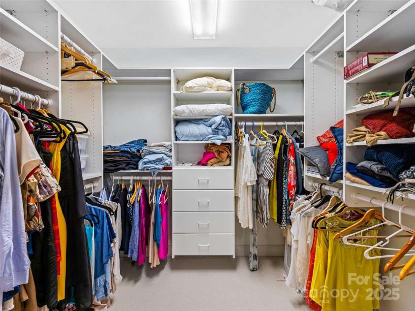 220 Amblewood Trail, Hendersonville, NC 28739.  MLS# CAR4295058, YatesRealty ID 33581. 