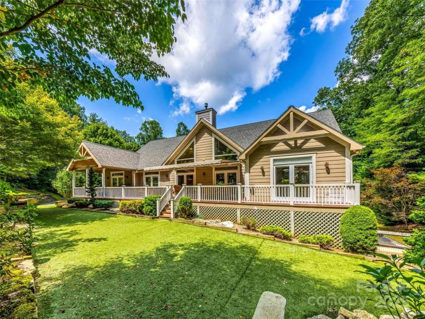 220 Amblewood Trail, Hendersonville, NC 28739.  MLS# CAR4295058, YatesRealty ID 33581. 