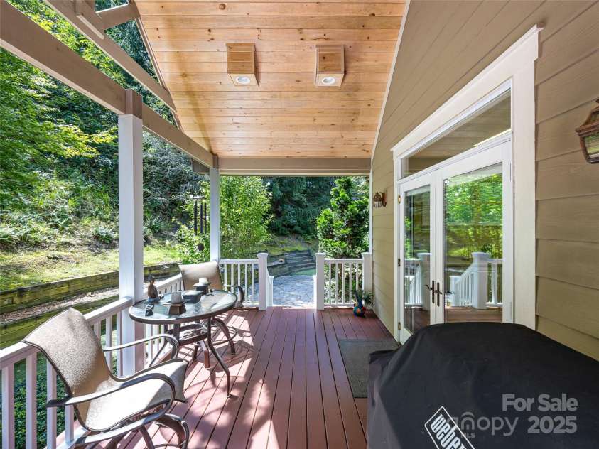 220 Amblewood Trail, Hendersonville, NC 28739.  MLS# CAR4295058, YatesRealty ID 33581. 