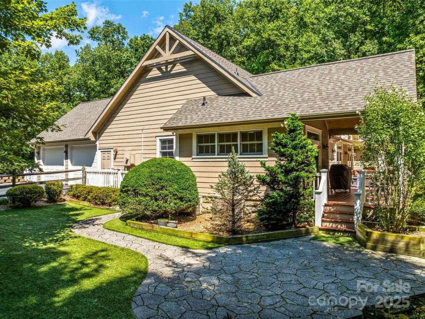 220 Amblewood Trail, Hendersonville, NC 28739.  MLS# CAR4295058, YatesRealty ID 33581. 