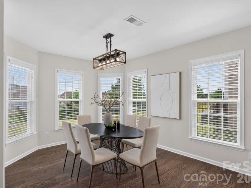 2249 Idol Rock Drive, Fort Mill, SC 29707.  MLS# CAR4396380, YatesRealty ID 33582. Breakfast area