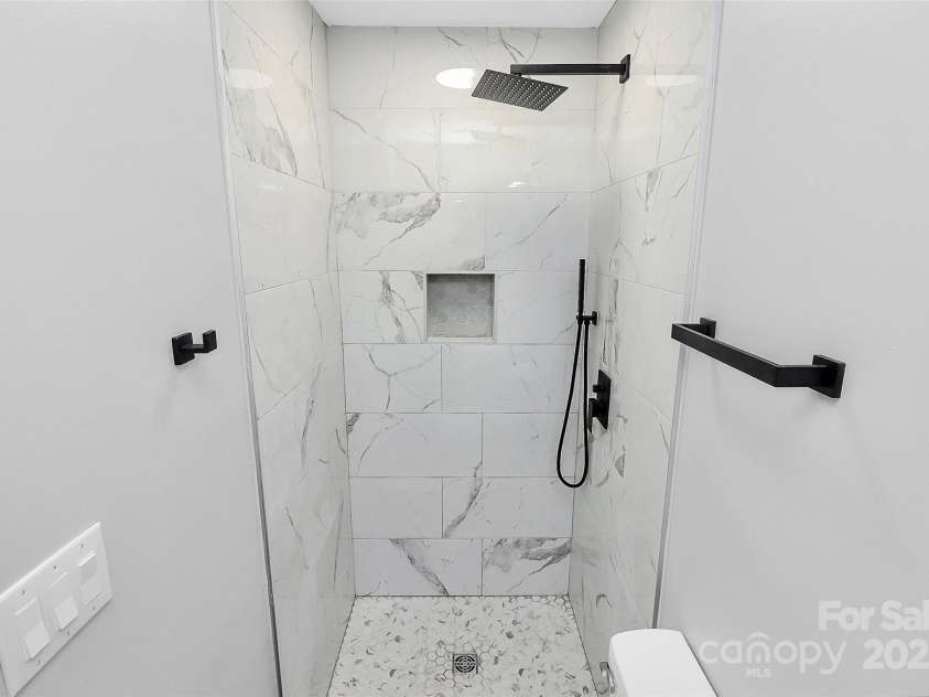 723 Edgegreen Drive, Charlotte, NC 28217.  MLS# CAR4295053, YatesRealty ID 33582. 