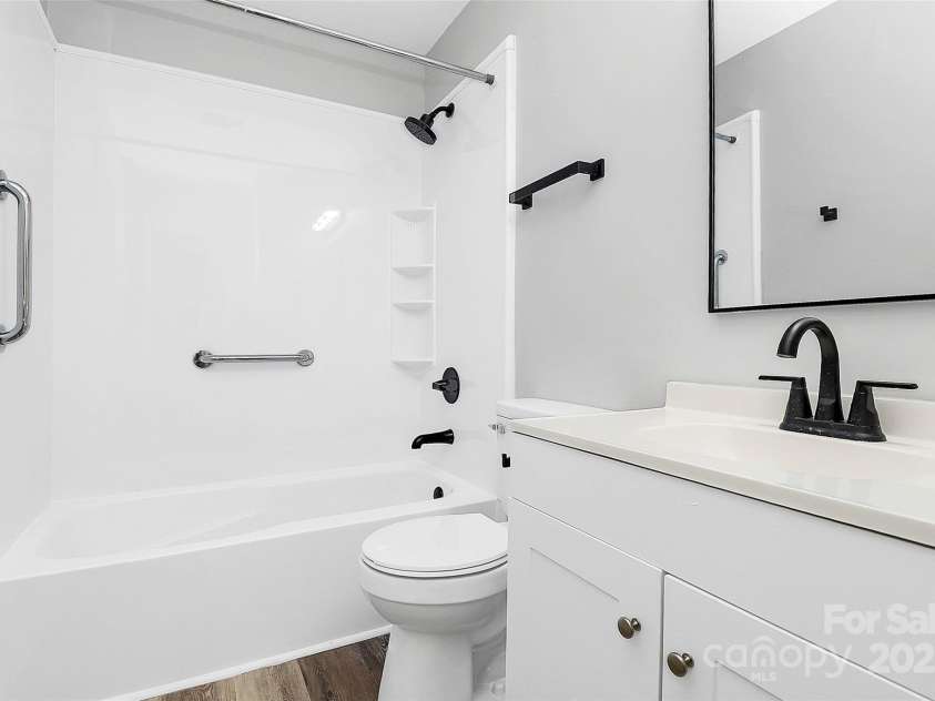 723 Edgegreen Drive, Charlotte, NC 28217.  MLS# CAR4295053, YatesRealty ID 33582. 