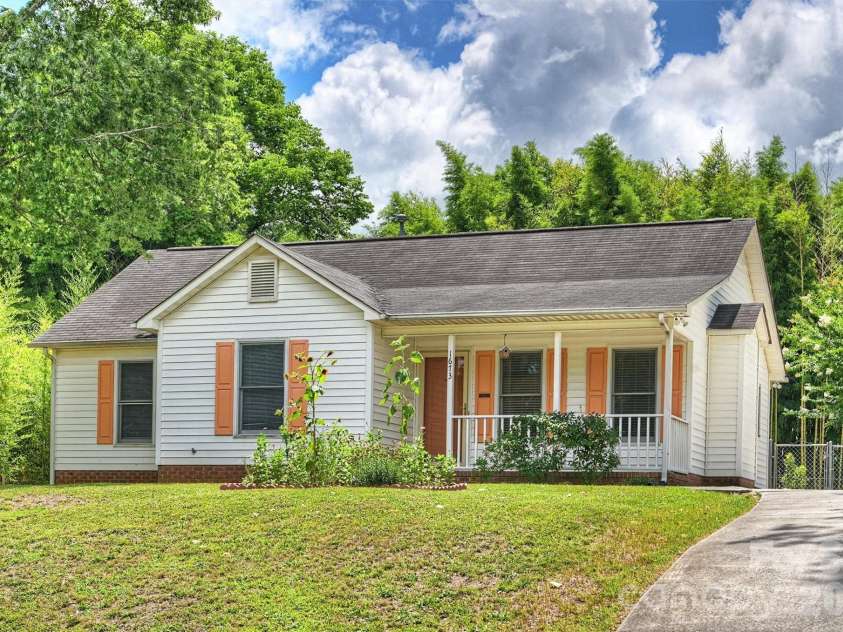 1673 Ashridge Road, Rock Hill, SC 29730.  MLS# CAR4395375, YatesRealty ID 33583. 