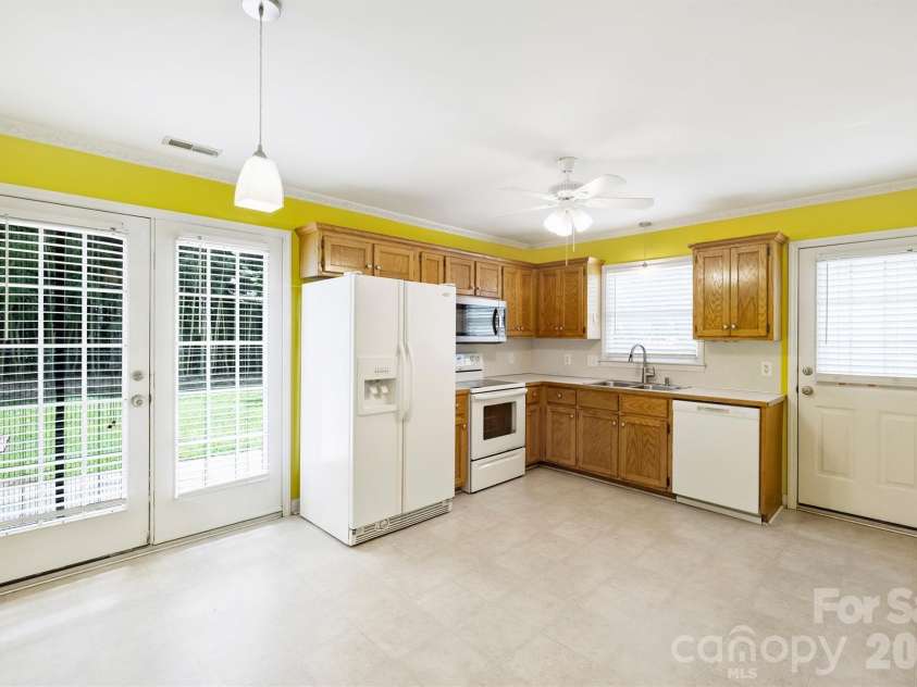 1673 Ashridge Road, Rock Hill, SC 29730.  MLS# CAR4395375, YatesRealty ID 33583. 