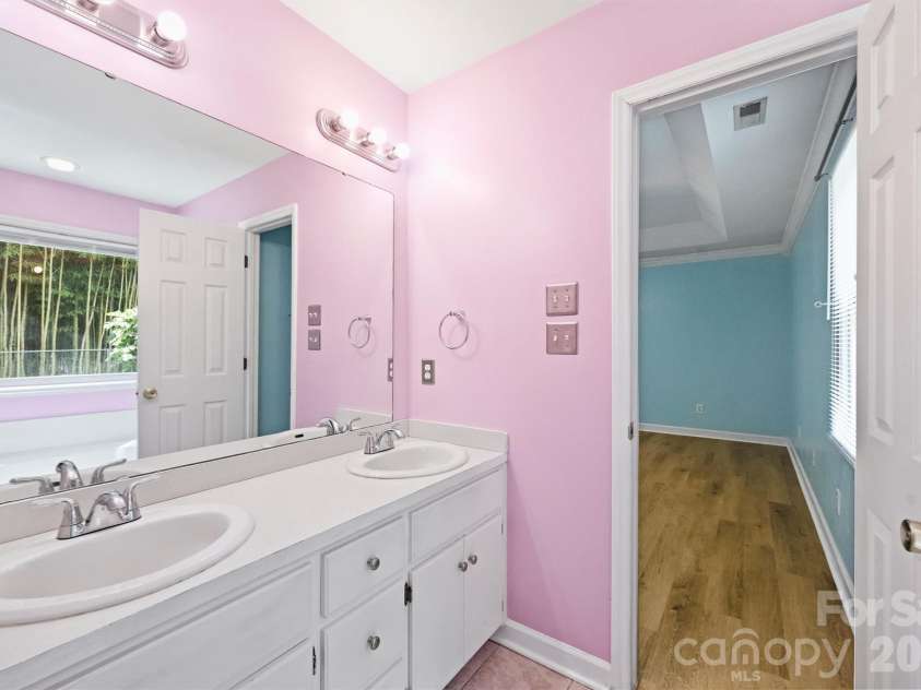 1673 Ashridge Road, Rock Hill, SC 29730.  MLS# CAR4395375, YatesRealty ID 33583. 