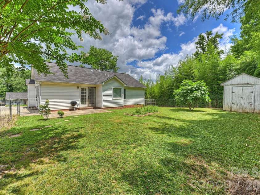 1673 Ashridge Road, Rock Hill, SC 29730.  MLS# CAR4395375, YatesRealty ID 33583. 