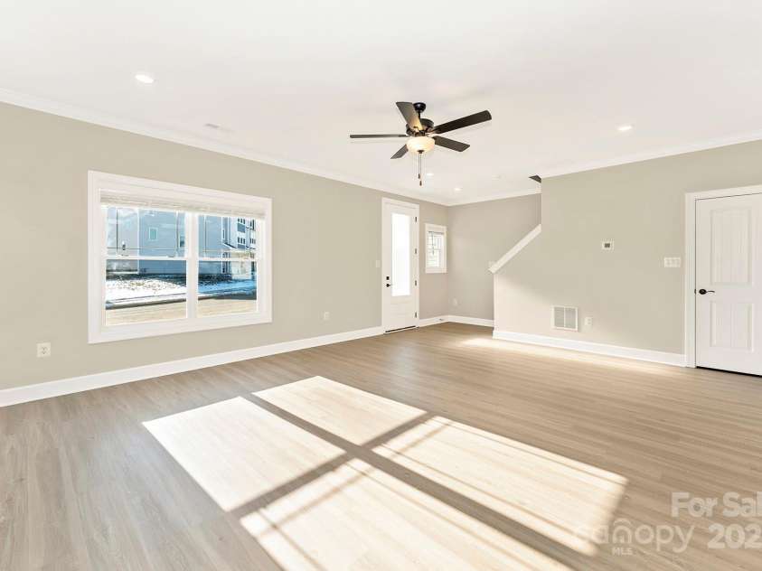 3447 Robindale Drive, Winston Salem, NC 27107.  MLS# CAR4295140, YatesRealty ID 33583. 