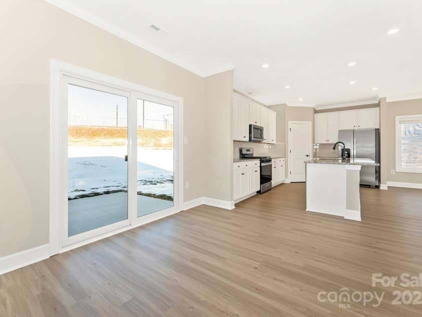 3447 Robindale Drive, Winston Salem, NC 27107.  MLS# CAR4295140, YatesRealty ID 33583. 