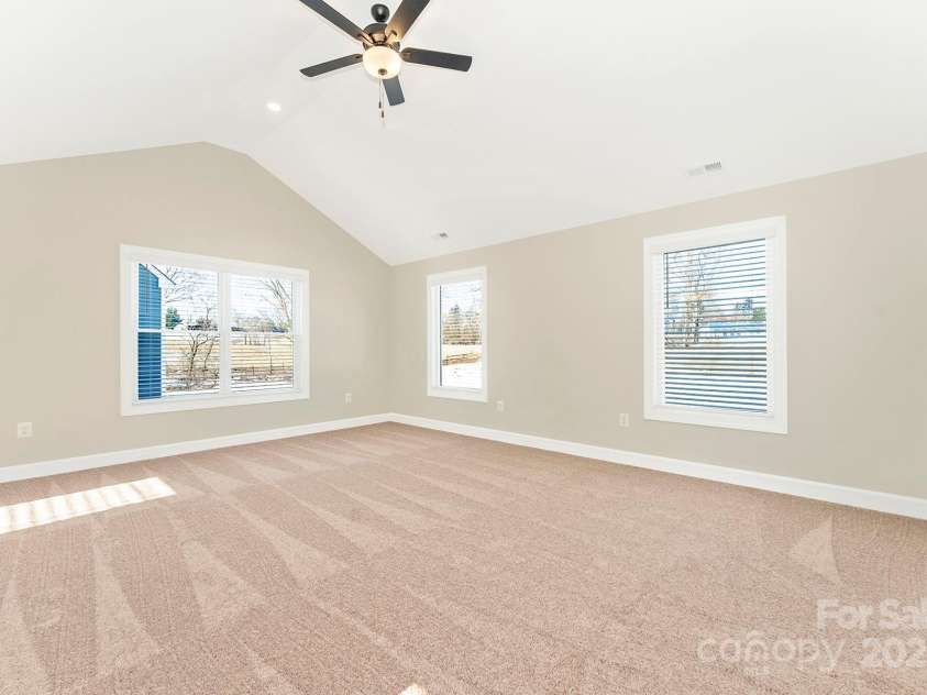 3447 Robindale Drive, Winston Salem, NC 27107.  MLS# CAR4295140, YatesRealty ID 33583. 