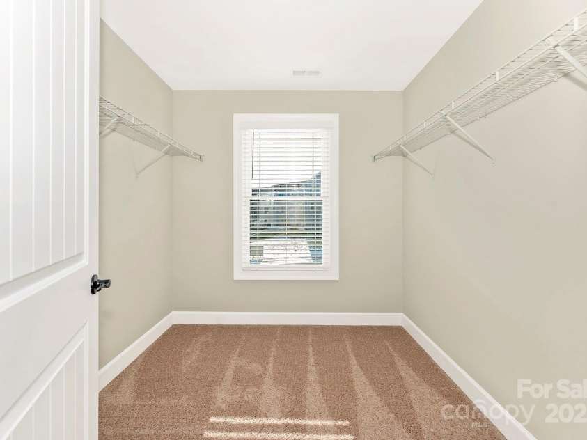 3447 Robindale Drive, Winston Salem, NC 27107.  MLS# CAR4295140, YatesRealty ID 33583. 