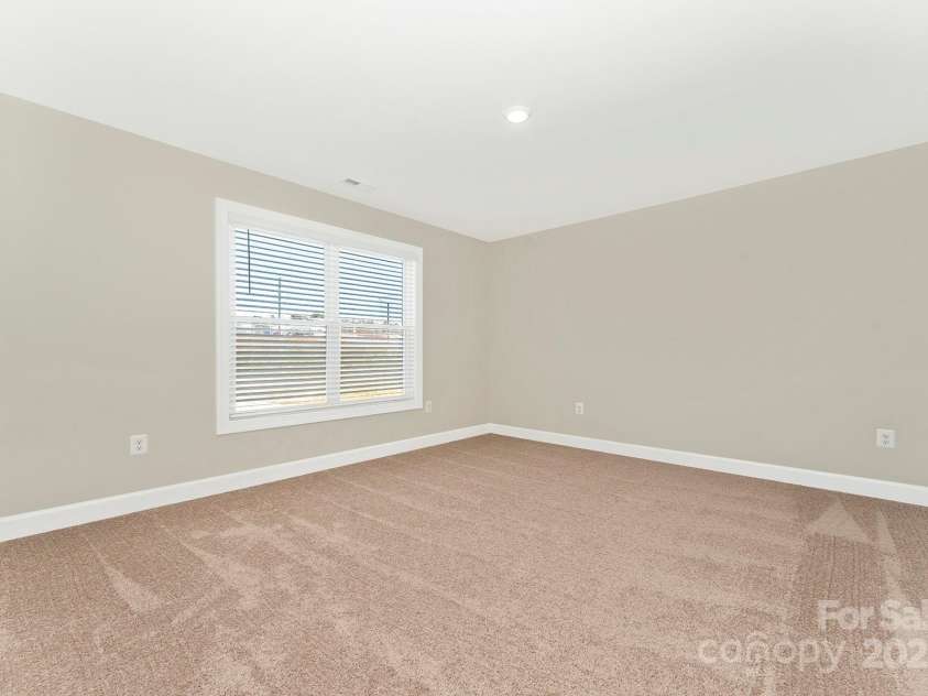 3447 Robindale Drive, Winston Salem, NC 27107.  MLS# CAR4295140, YatesRealty ID 33583. 