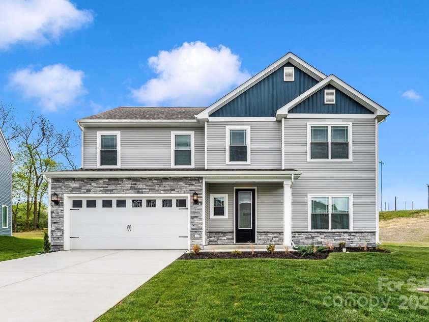 3447 Robindale Drive, Winston Salem, NC 27107.  MLS# CAR4295140, YatesRealty ID 33583. Stock Photos