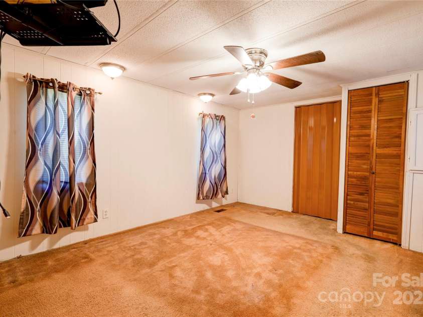 218 Victory Lane, Shelby, NC 28152.  MLS# CAR4295137, YatesRealty ID 33585. 