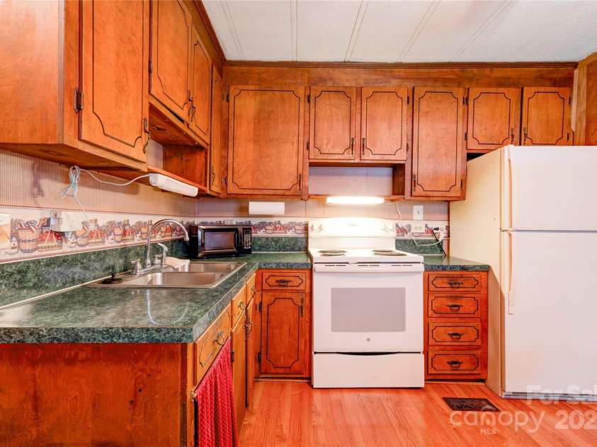 218 Victory Lane, Shelby, NC 28152.  MLS# CAR4295137, YatesRealty ID 33585. 