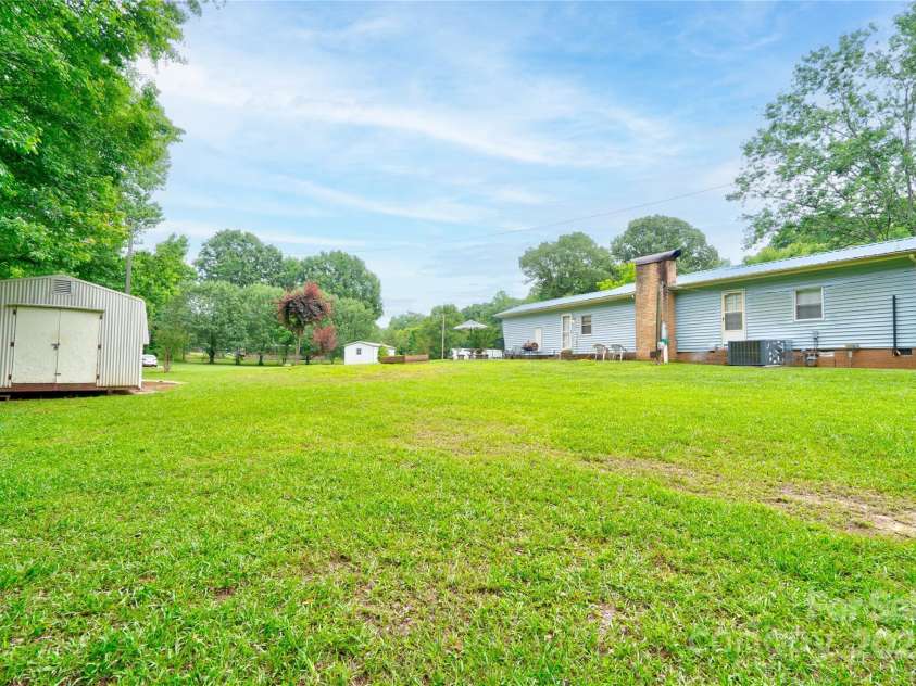 218 Victory Lane, Shelby, NC 28152.  MLS# CAR4295137, YatesRealty ID 33585. 