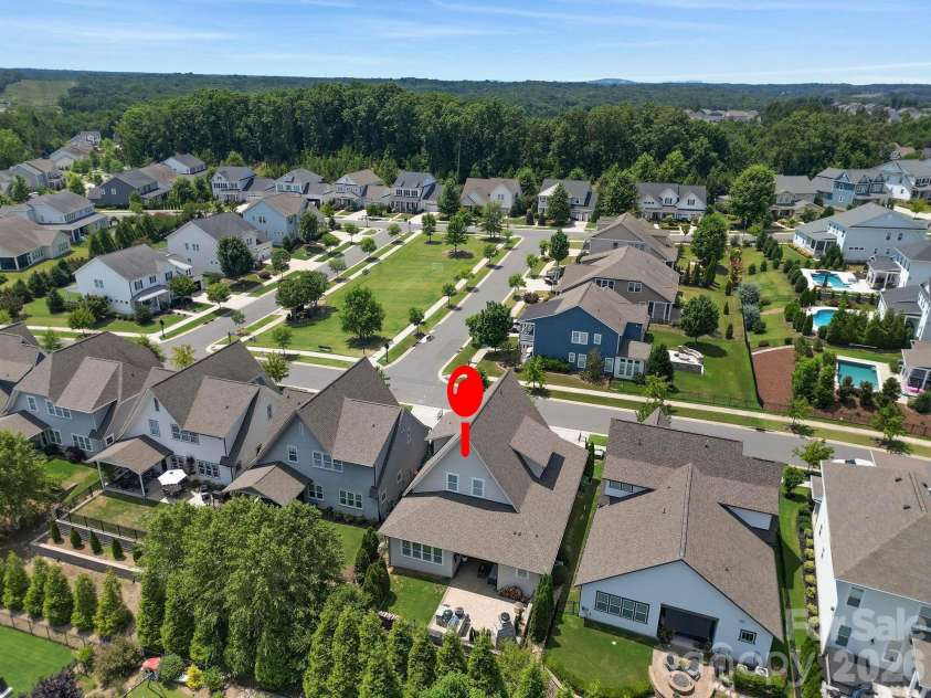 419 Rocking Chair Lane, Fort Mill, SC 29708.  MLS# CAR4396244, YatesRealty ID 33585. 