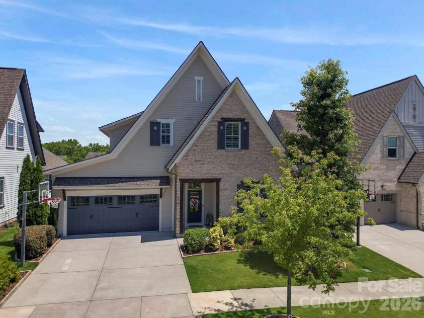 419 Rocking Chair Lane, Fort Mill, SC 29708.  MLS# CAR4396244, YatesRealty ID 33585. 