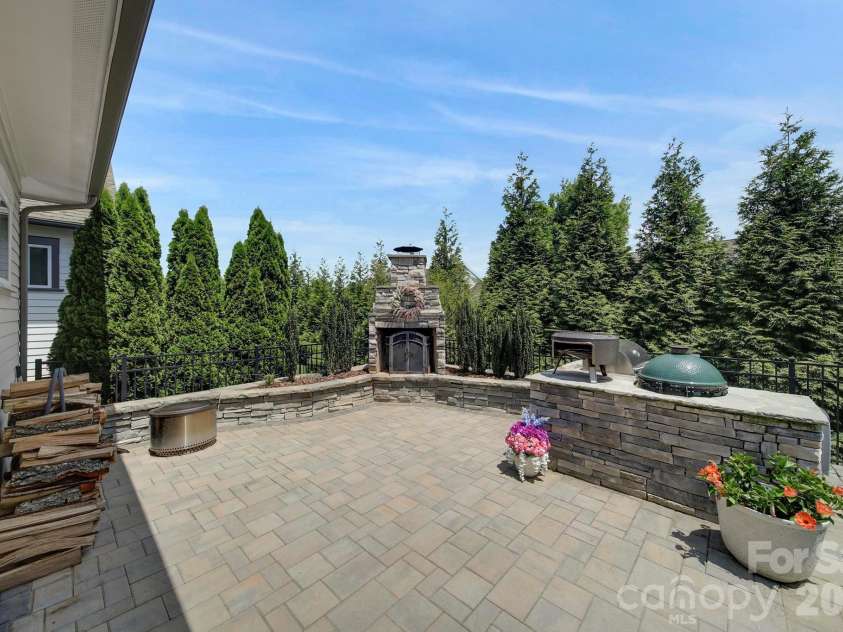 419 Rocking Chair Lane, Fort Mill, SC 29708.  MLS# CAR4396244, YatesRealty ID 33585. 