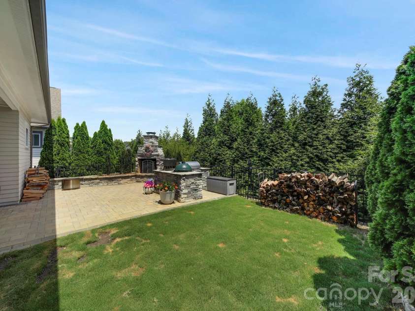 419 Rocking Chair Lane, Fort Mill, SC 29708.  MLS# CAR4396244, YatesRealty ID 33585. 