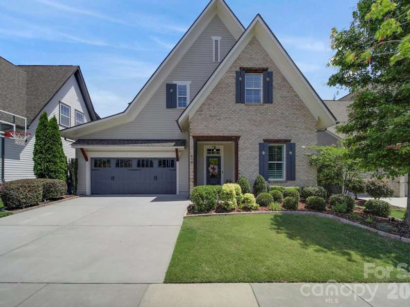 419 Rocking Chair Lane, Fort Mill, SC 29708.  MLS# CAR4396244, YatesRealty ID 33585. 