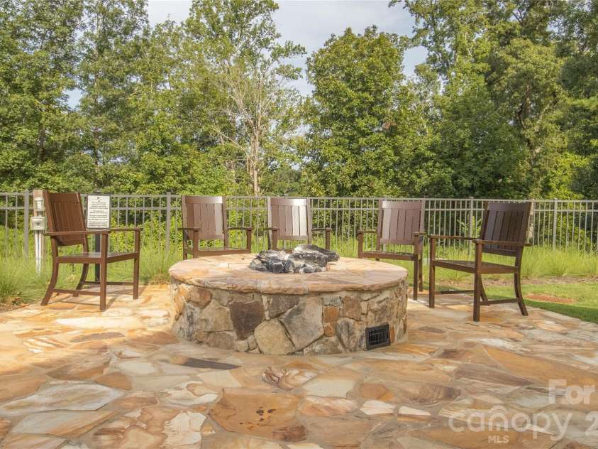 419 Rocking Chair Lane, Fort Mill, SC 29708.  MLS# CAR4396244, YatesRealty ID 33585. 