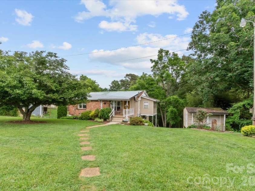 140 Locust Grove Road, Weaverville, NC 28787.  MLS# CAR4389016, YatesRealty ID 33586. 