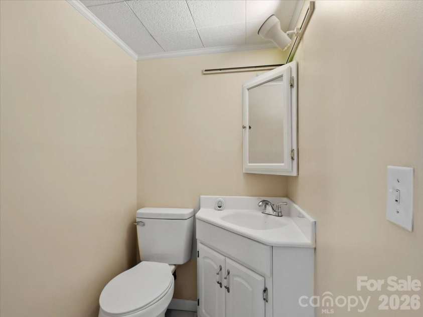 140 Locust Grove Road, Weaverville, NC 28787.  MLS# CAR4389016, YatesRealty ID 33586. 
