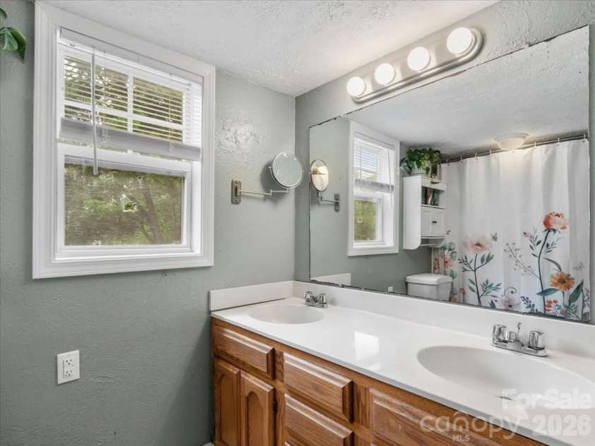 140 Locust Grove Road, Weaverville, NC 28787.  MLS# CAR4389016, YatesRealty ID 33586. 