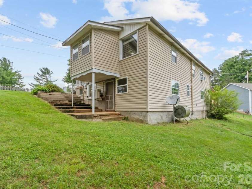 140 Locust Grove Road, Weaverville, NC 28787.  MLS# CAR4389016, YatesRealty ID 33586. 