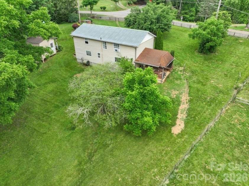 140 Locust Grove Road, Weaverville, NC 28787.  MLS# CAR4389016, YatesRealty ID 33586. 