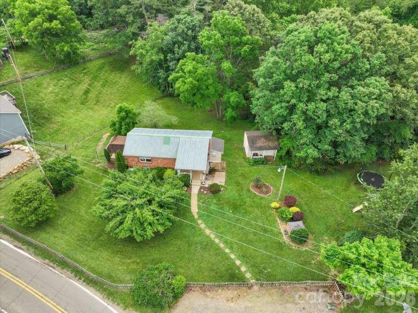 140 Locust Grove Road, Weaverville, NC 28787.  MLS# CAR4389016, YatesRealty ID 33586. 